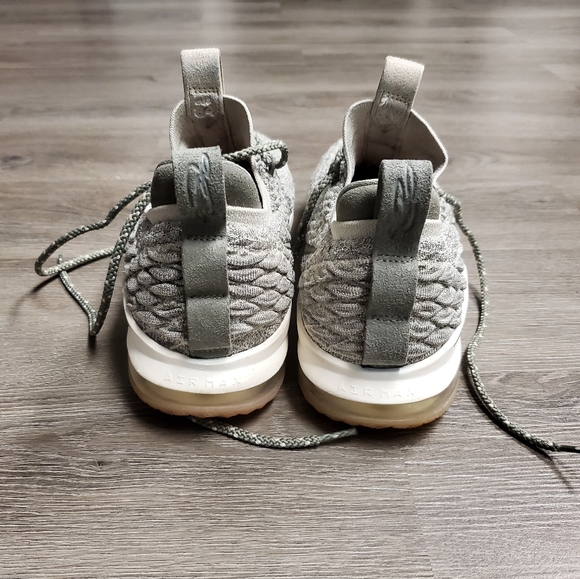 Nike Air-max Lebron 15 Lows - Picture 3 of 5